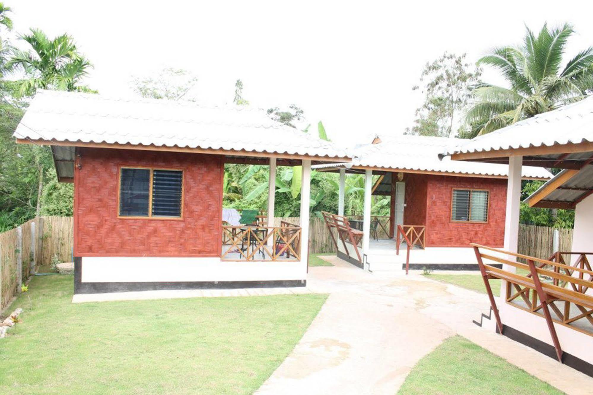 Sarm Mork Guest House Мае Хонг Сон Екстериор снимка