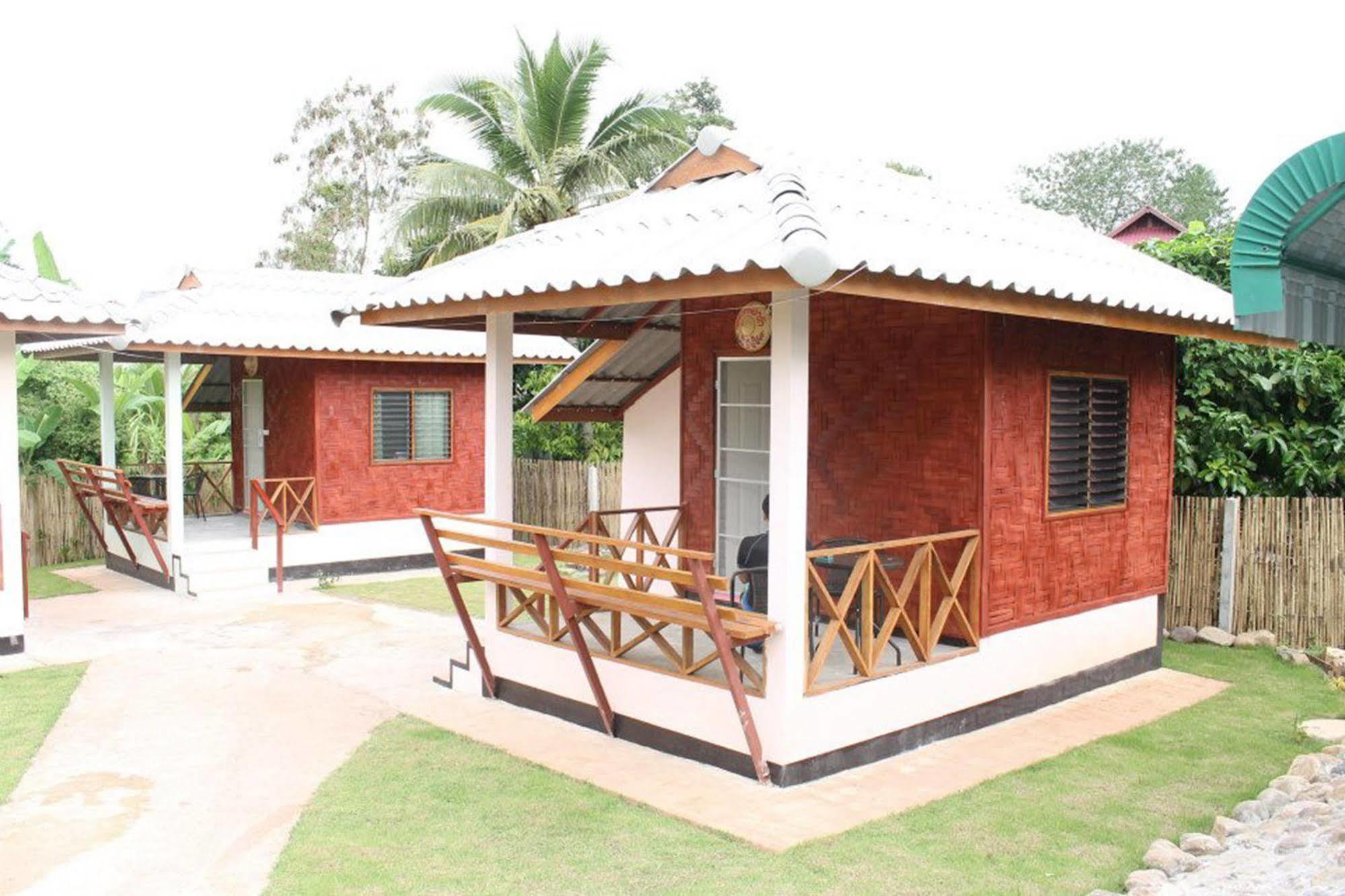 Sarm Mork Guest House Мае Хонг Сон Екстериор снимка